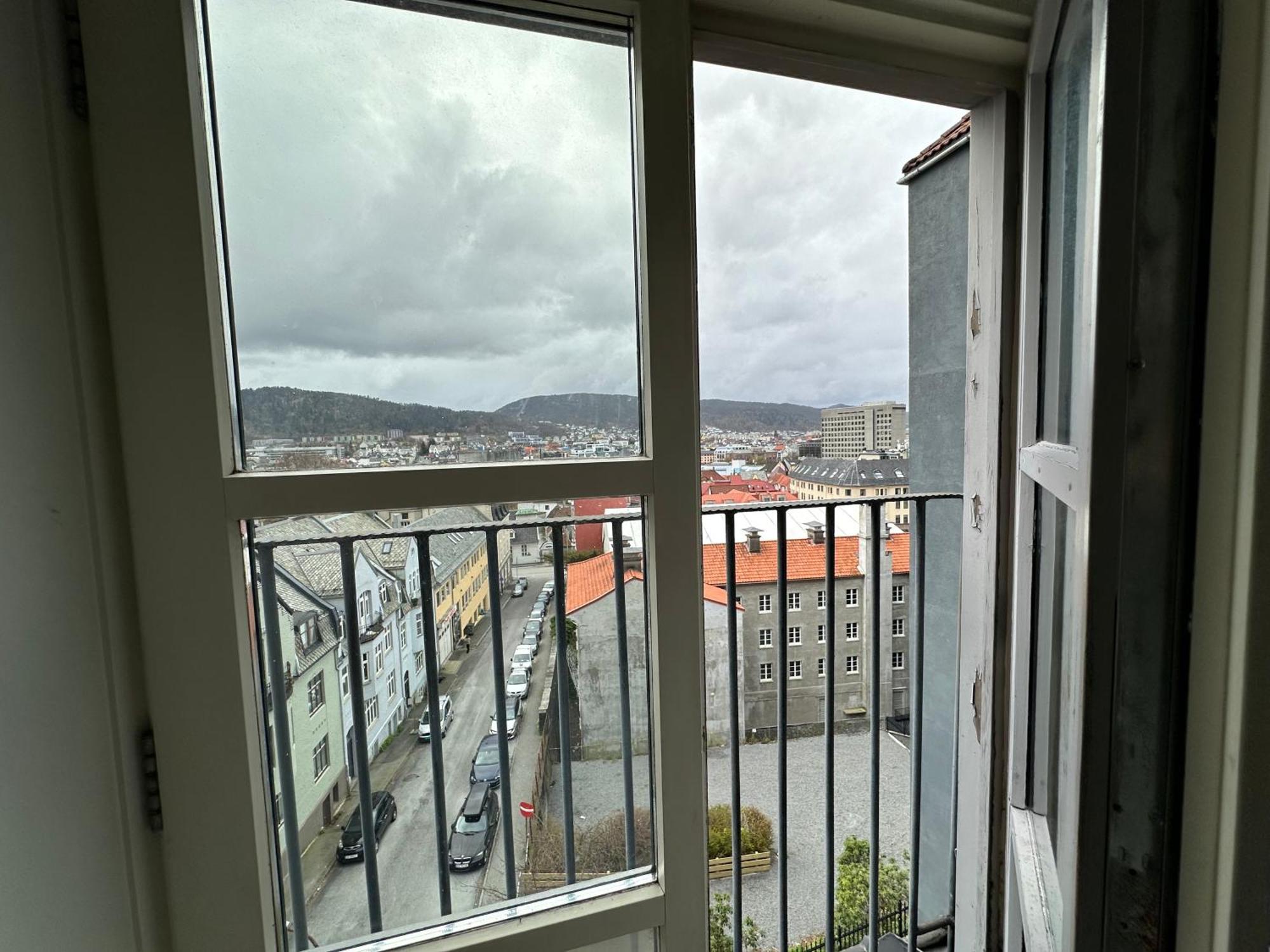 Sjarmerende Bolig Like Ved Togstasjonen Apartment Bergen Ngoại thất bức ảnh